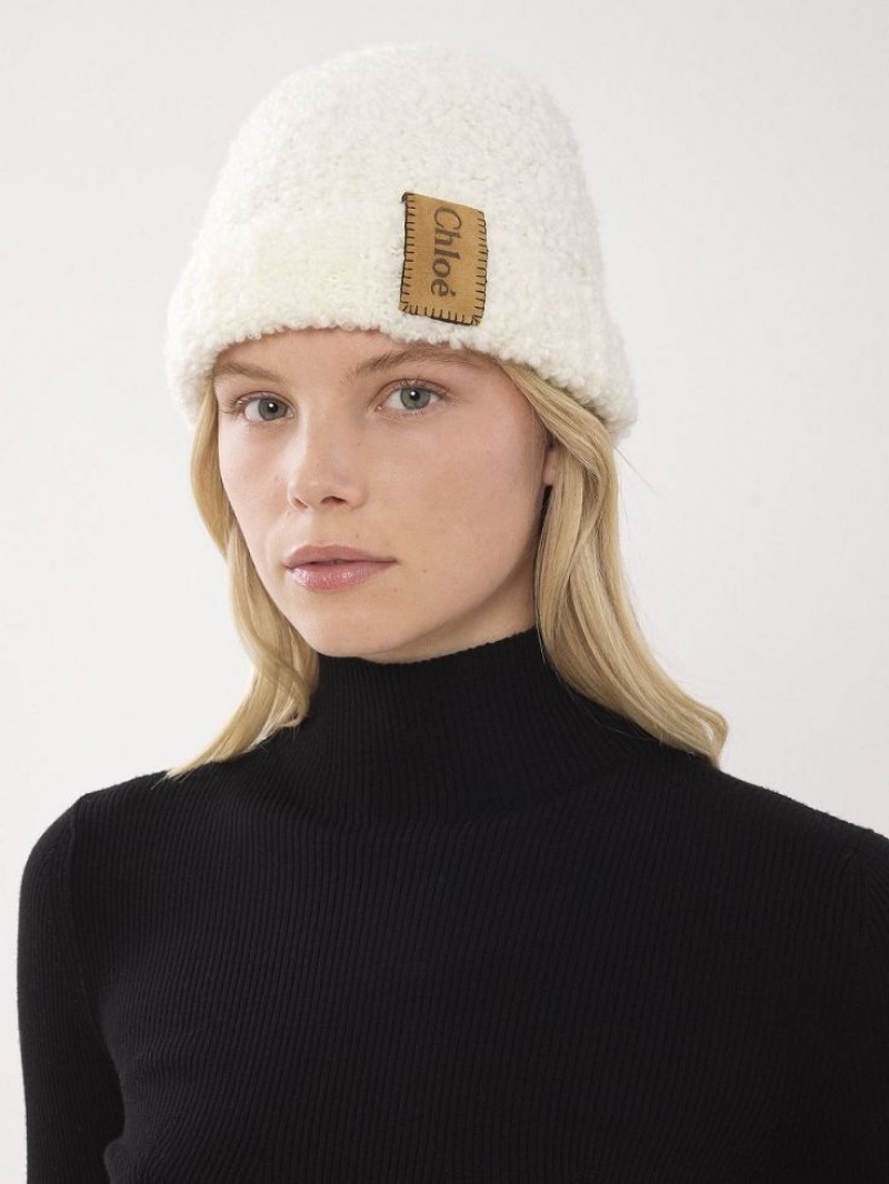 Chloe Curly Knit Beanie Hatut Beige | CHE-SR14475